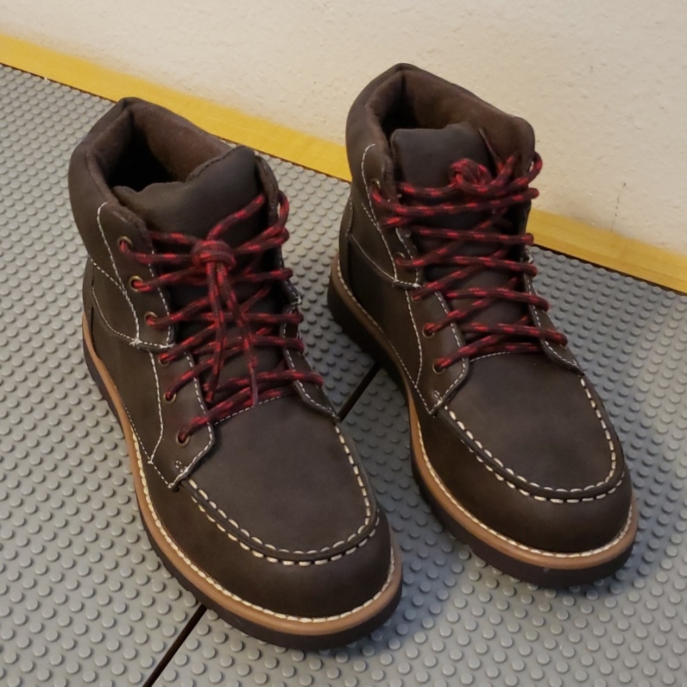 Kenneth Cole brown Boots. New, neverworn